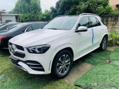 奔驰gle350最新价格2022款图片（奔驰GLE350时尚特别版2022款车型）