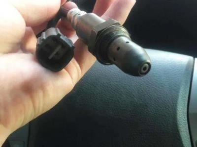 后氧传感器坏了对车有什么影响（汽车氧传感器坏了车还能开吗）