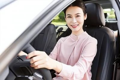 15万左右适合女生开的车子（15万以内适合女生开的新能源汽车）